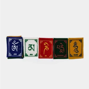 BA002 Bandeira Om Mani Padem Hum