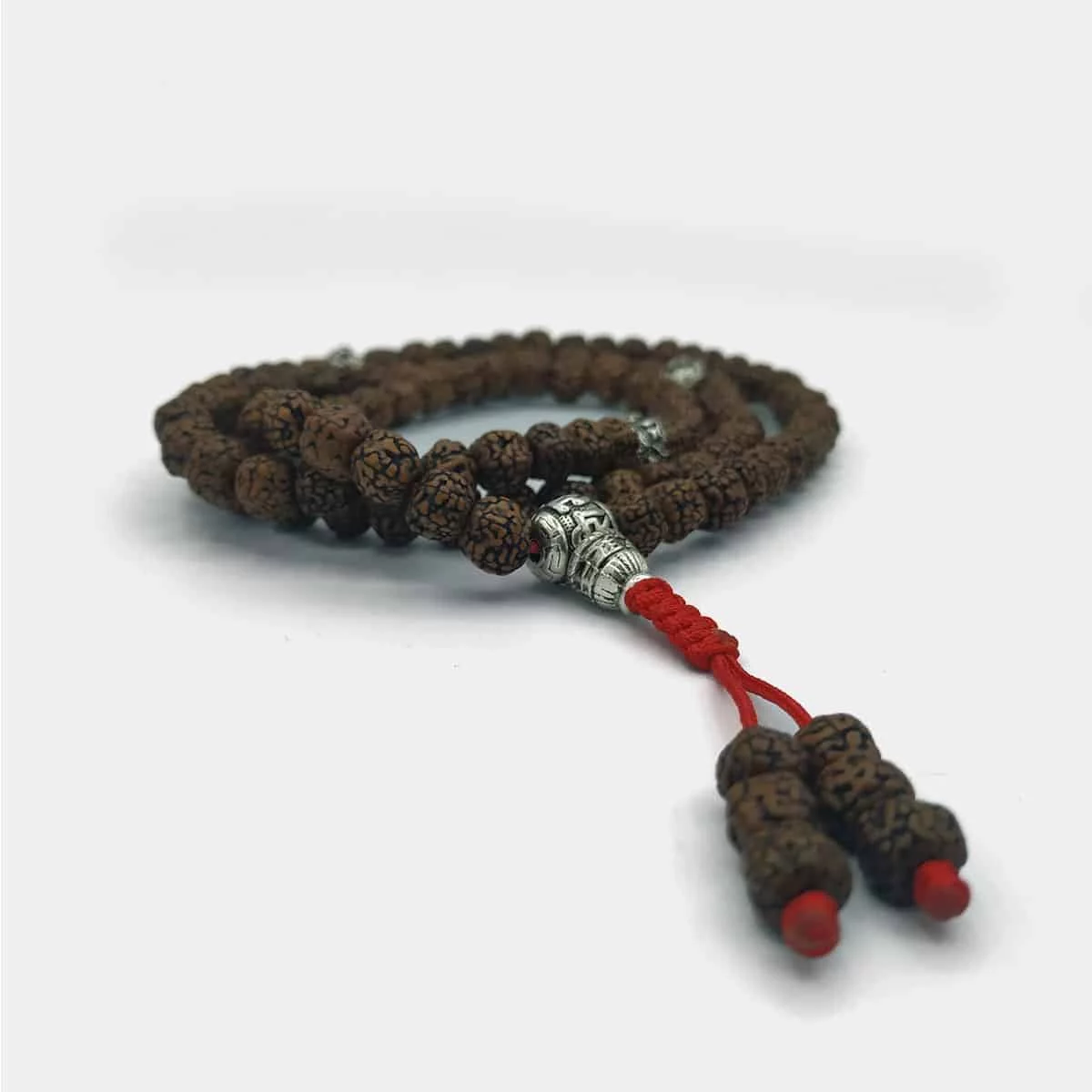 MR001 Mala de Rudraksha e Metal Branco 3