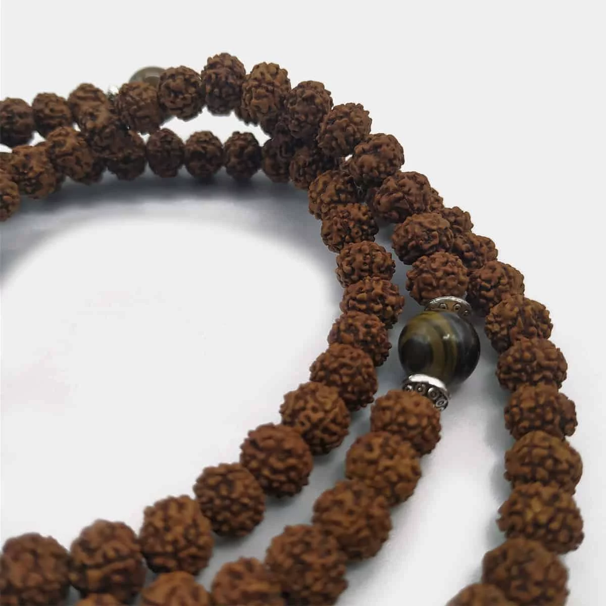 Saldos 35 Mr004 Mala De Rudraksha Com Pedra Tiger Eye 1