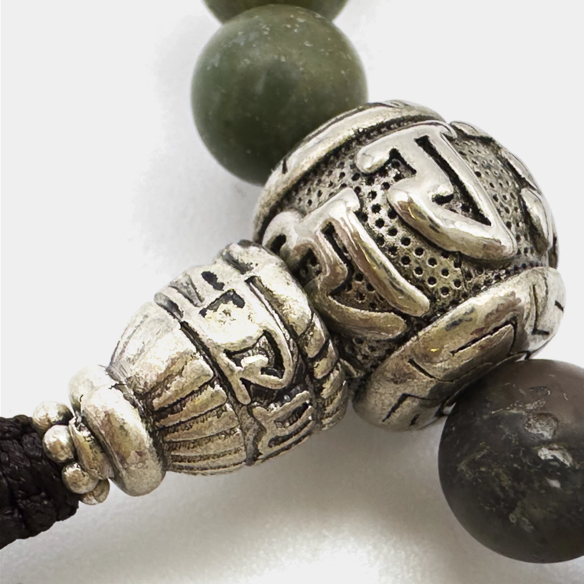 Pulseira Mala Bloodstone 21 Contas 8Mm – Om Mani Padme Hum